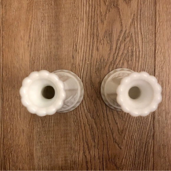 MILK GLASS 2 Vases - Picture 4 of 4